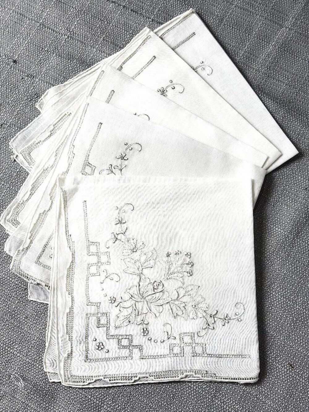 Vintage White Embroidered Handkerchiefs (Hankies) Set of 5